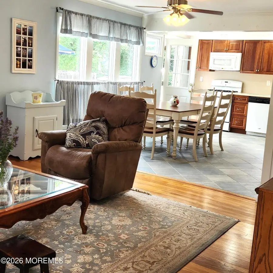 99 Alameda Court, Shrewsbury, NJ 07702 - #3