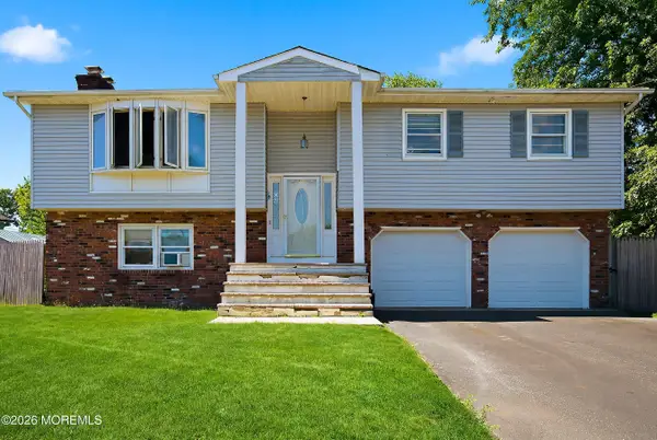 81 Elm Street, Beachwood, NJ 08722