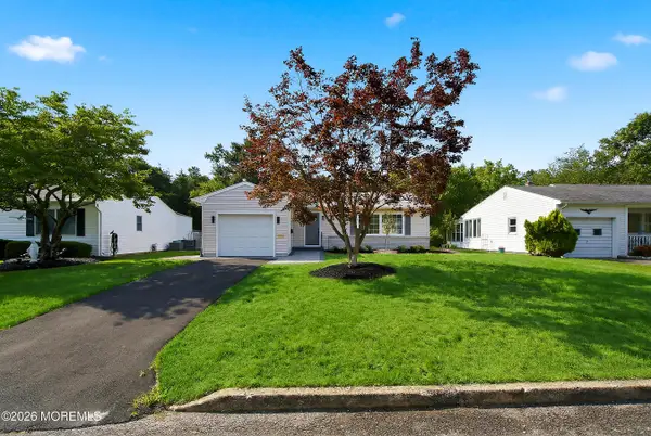 1023 Edgebrook Drive, Toms River, NJ 08757