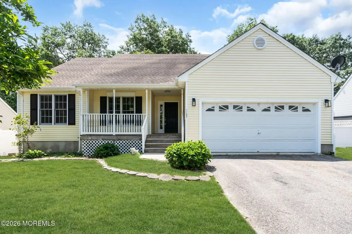 1137 Hawser Avenue, Manahawkin, NJ 08050 - #1