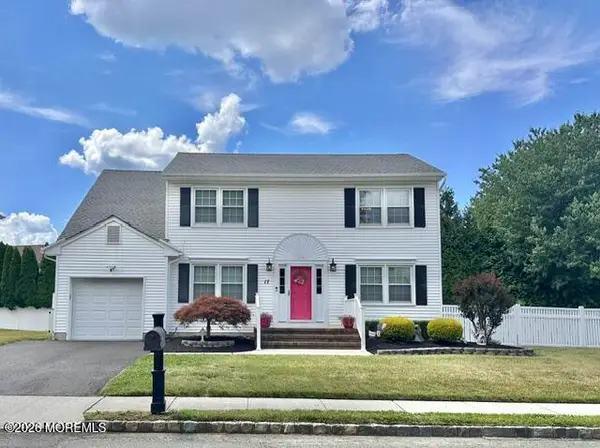 17 Reid Way, Freehold, NJ 07728