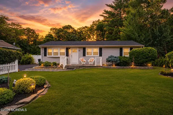 442 Irving Place, Toms River, NJ 08755