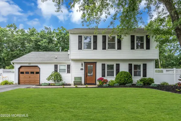1466 Arapaho Court, Toms River, NJ 08755