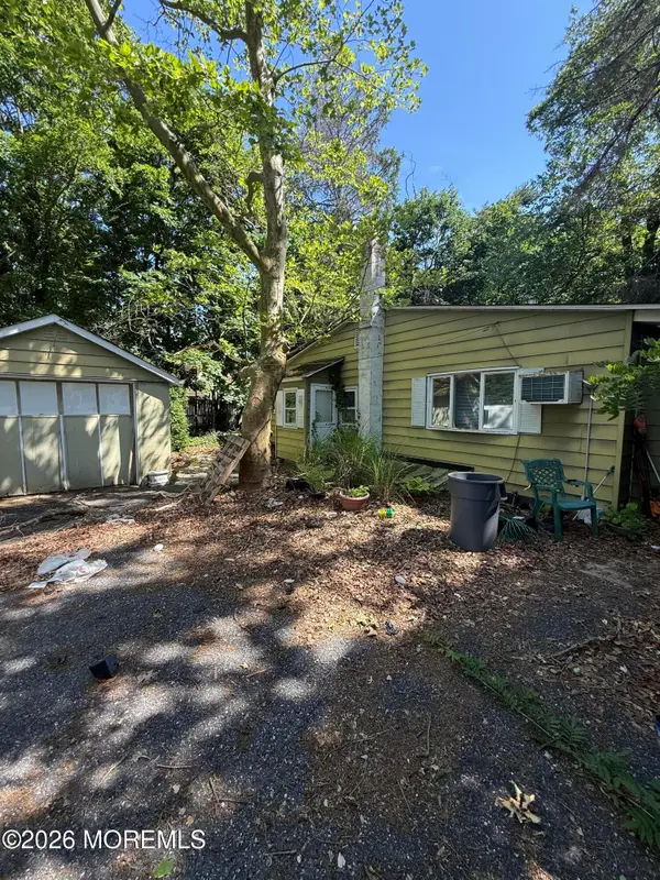 247 Tiller Avenue, Beachwood, NJ 08722