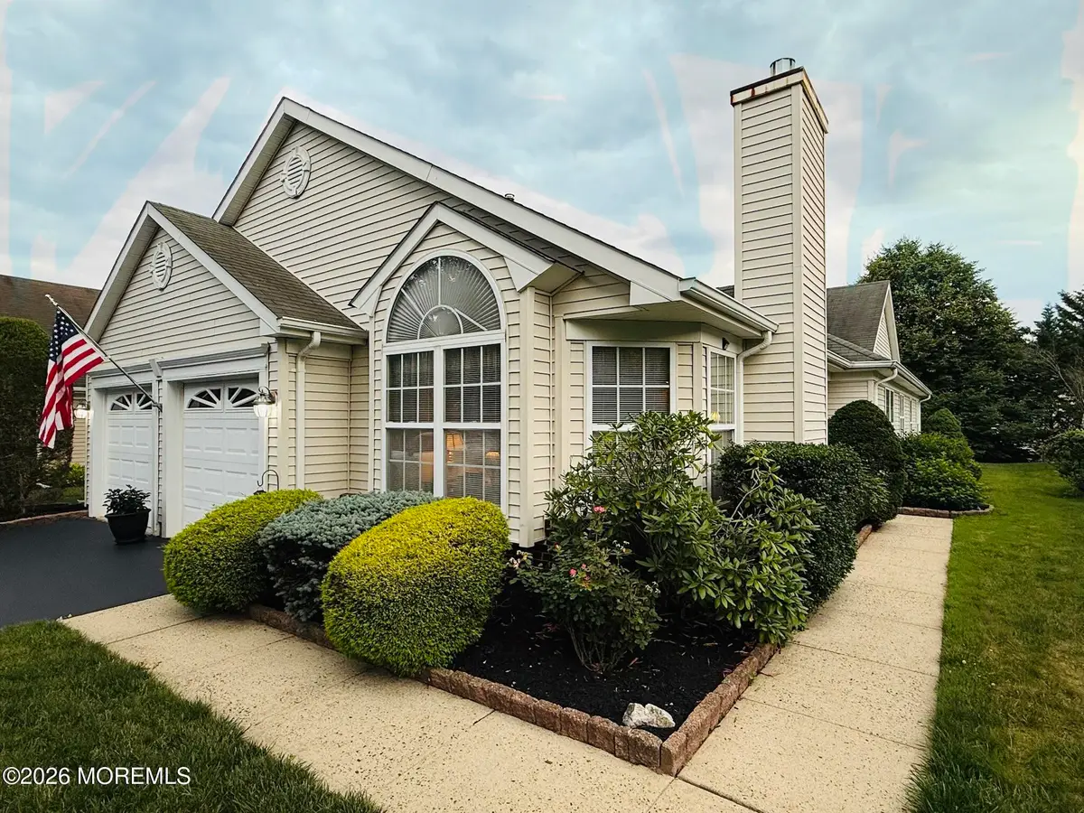 18 Skyline Drive, Lakewood, NJ 08701 - #1