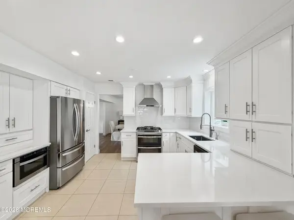 26 Surrey Drive, Old Bridge, NJ 08857