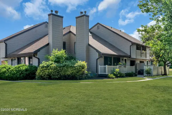 95 Cotswold Circle #3, Ocean Twp, NJ 07712