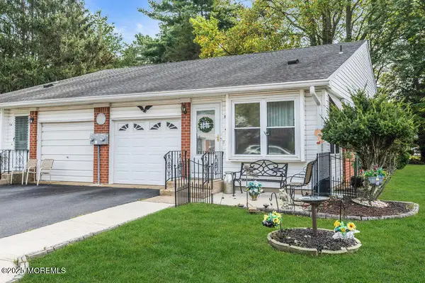 5 Quaker Lane #B, Whiting, NJ 08759
