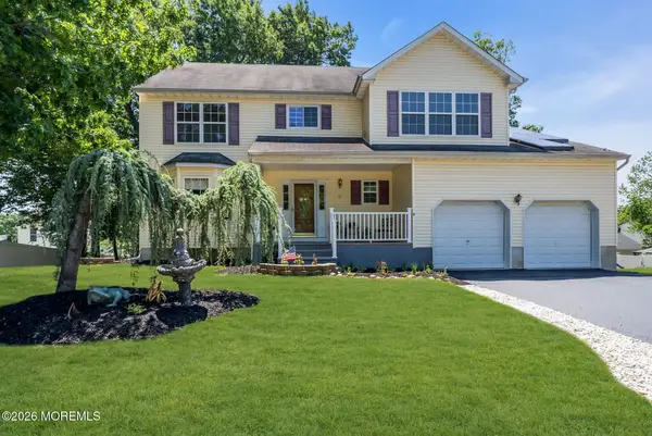 8 Colleen Way, Neptune Township, NJ 07753