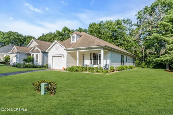 30 Autumn Rise Lane, Lakewood, NJ 08701