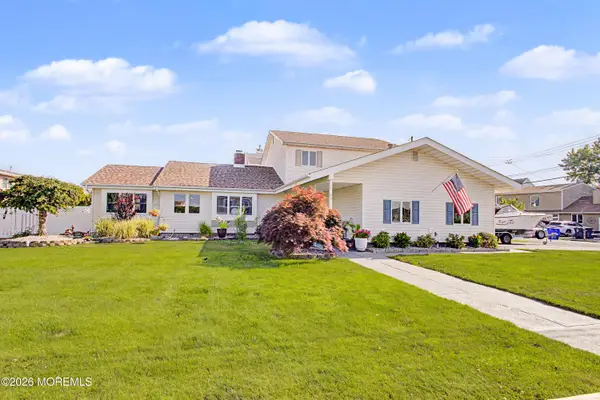 212 Riviera Drive, Toms River, NJ 08753
