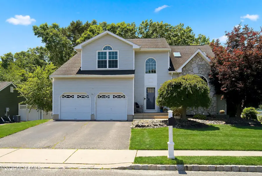 28 Silverbrooke Circle, Howell, NJ 07731 - #2