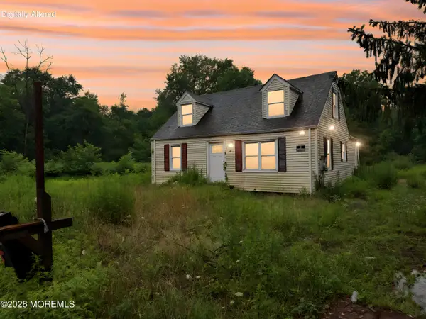5 Union Hill Road, Monroe, NJ 08831
