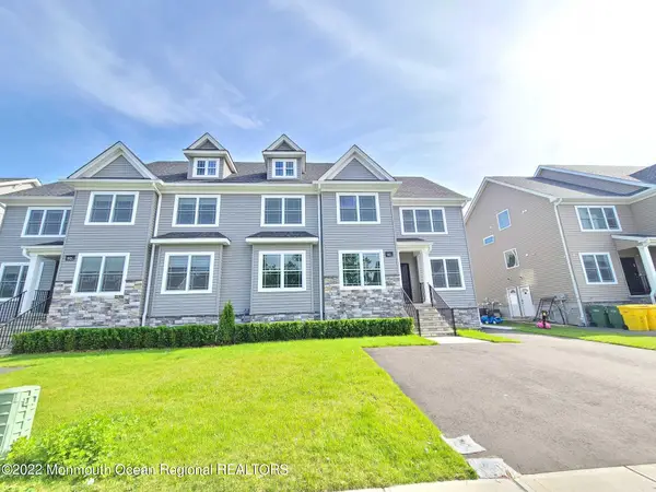 72 Bradhurst Avenue, Lakewood, NJ 08701