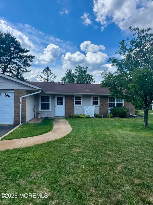 37A Cambridge Circle, Manchester, NJ 08759