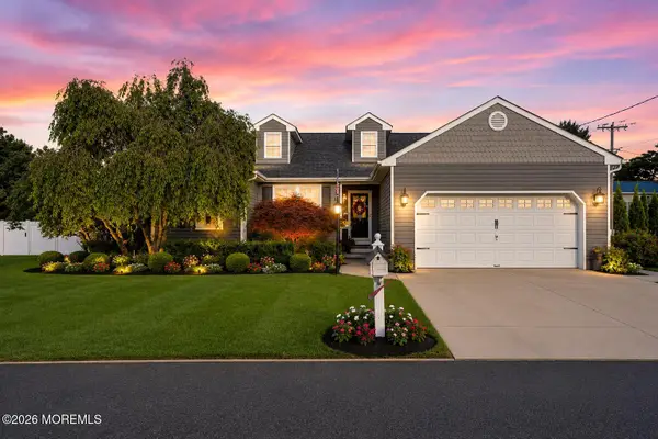 653 Neptune Avenue, Beachwood, NJ 08722