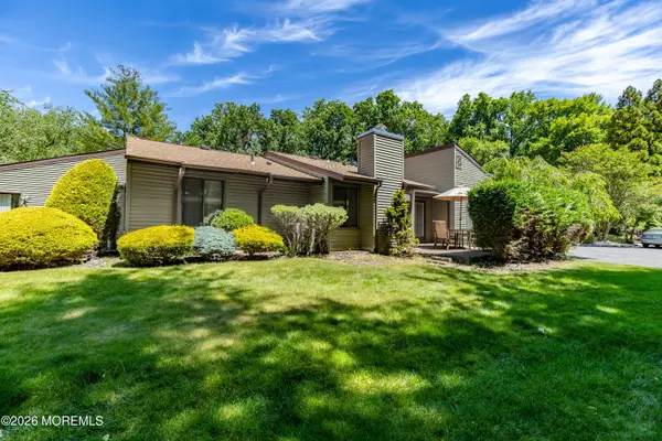 33 Hampton Court, Red Bank, NJ 07701