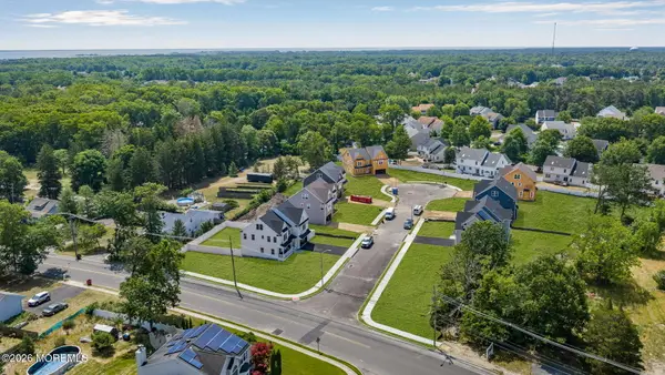 6 Potters Court, Bayville, NJ 08721