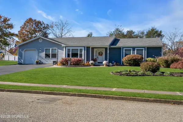 8 Eagle Drive, Bayville, NJ 08721