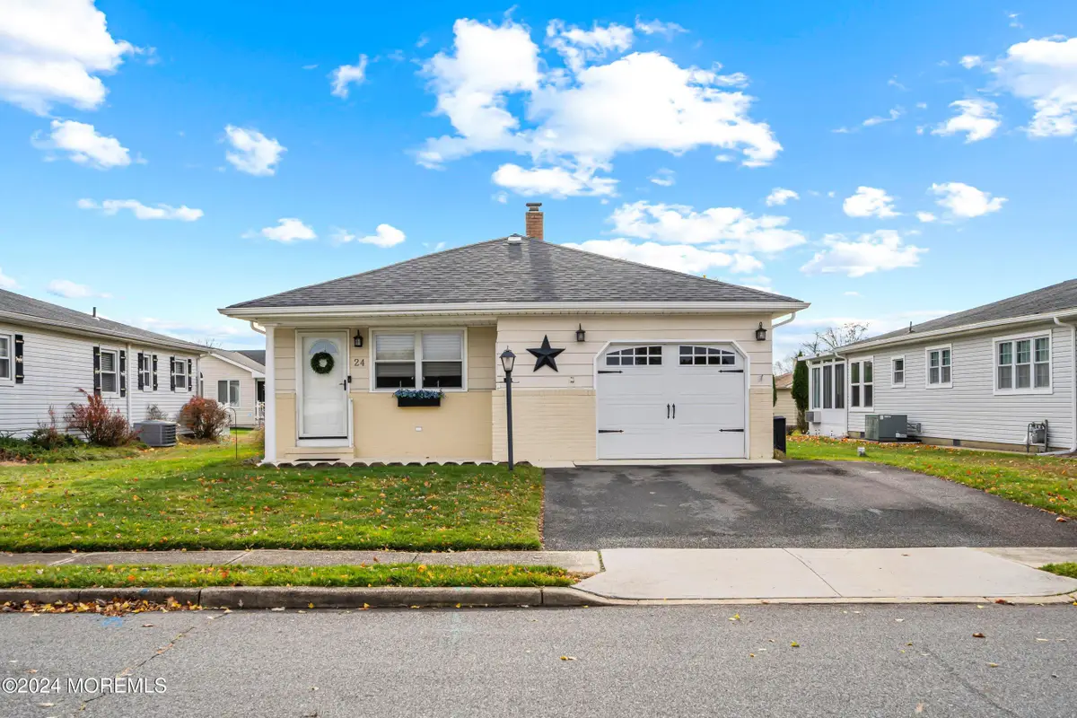 24 Corinth Place, Toms River, NJ 08757 - #1