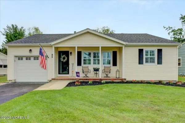 69 Brakenbury Drive, Toms River, NJ 08757