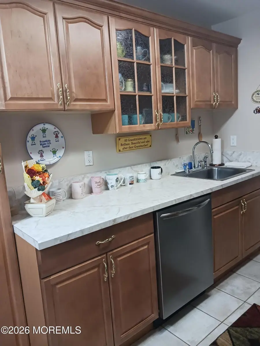 28 Meadow Green Circle #F, Englishtown, NJ 07726 - #2