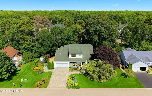 13 Shoveler Lane, Manahawkin, NJ 08050
