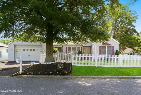 101 Foxwood Lane, Forked River, NJ 08731