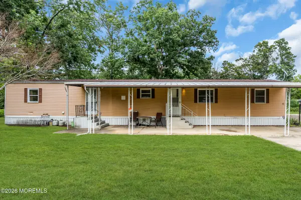 29 Cathy Court, Jackson, NJ 08527