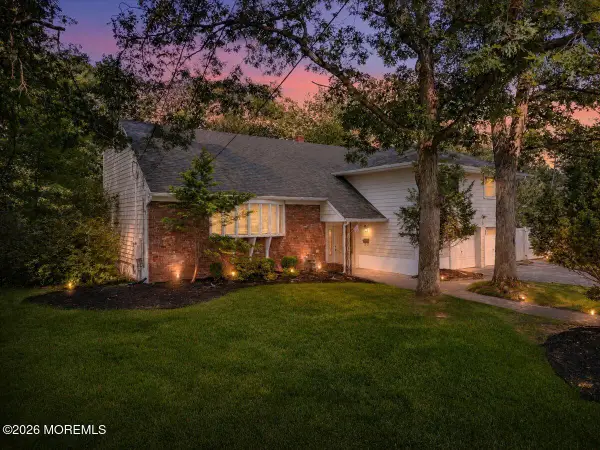 15 Moraine Road, Edison, NJ 08820