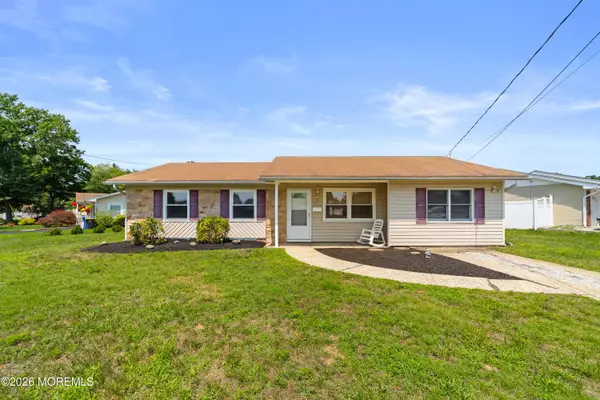 5 Forest Park Terrace, Monroe, NJ 08831
