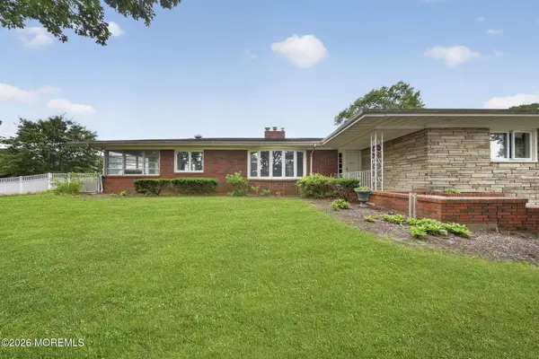 864 Breezy Oaks Drive, Toms River, NJ 08753