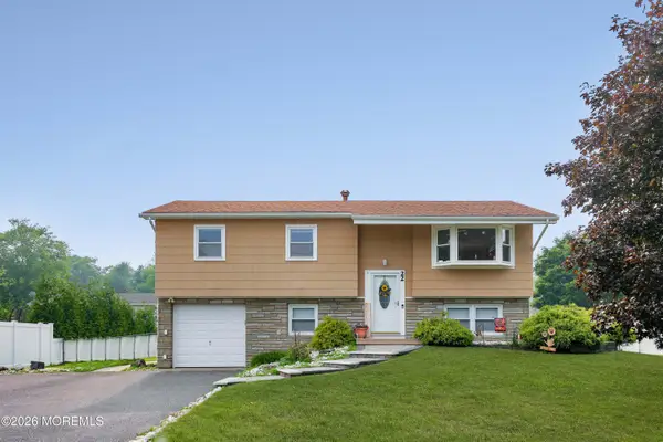 22 Lawrence Street, Jackson, NJ 08527
