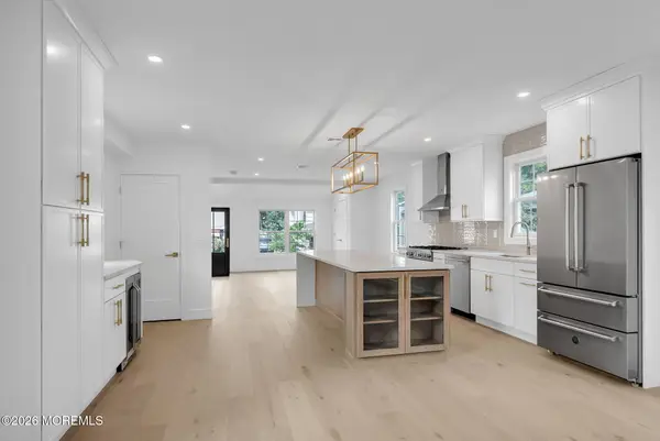 26 Center Street, Rumson, NJ 07760
