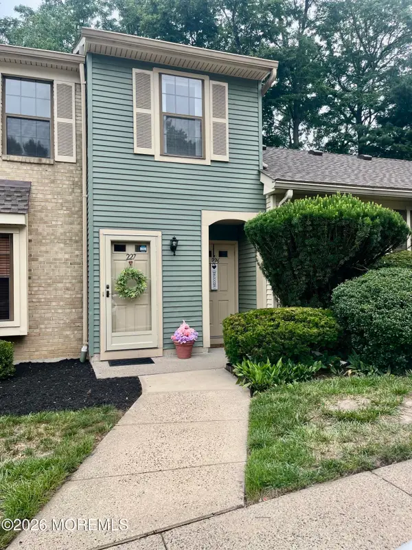 226 Perth Hill Court, Aberdeen, NJ 07747