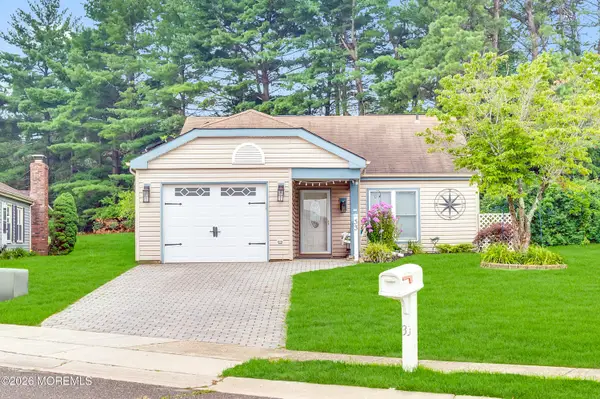 33 Maidstone Way, Manchester, NJ 08759
