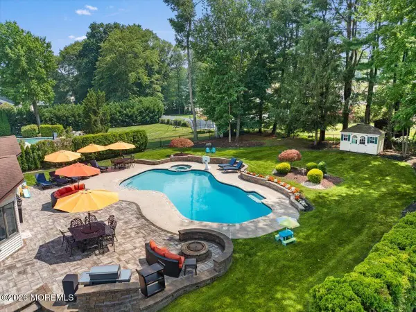 17 Thomas Drive, Manalapan, NJ 07726