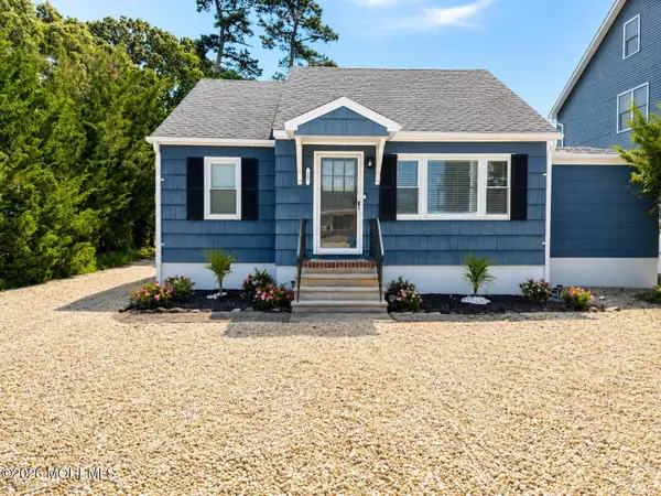 22 Woodhaven Road, Toms River, NJ 08753