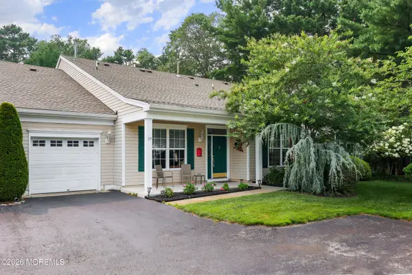 137 Greenlawns Drive, Lakewood, NJ 08701