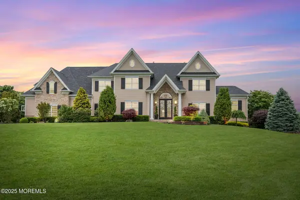 10 Hop Brook Lane, Holmdel, NJ 07733