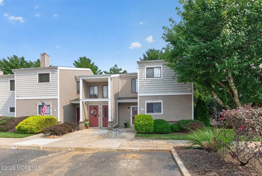 26 Elizabeth Court, Tinton Falls, NJ 07724 - #2