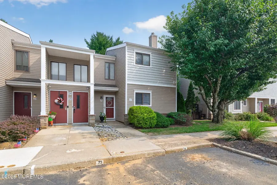 26 Elizabeth Court, Tinton Falls, NJ 07724 - #3