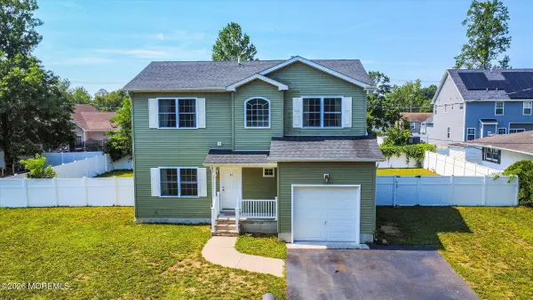 84 4th Avenue, Toms River, NJ 08757