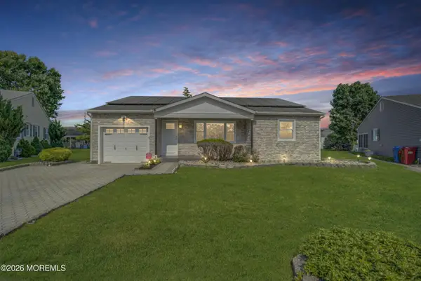 7 Bedford Court, Toms River, NJ 08757