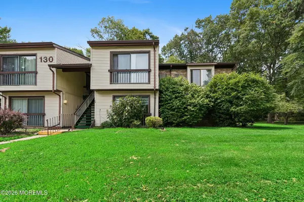 130 Amberly Drive #H, Manalapan, NJ 07726
