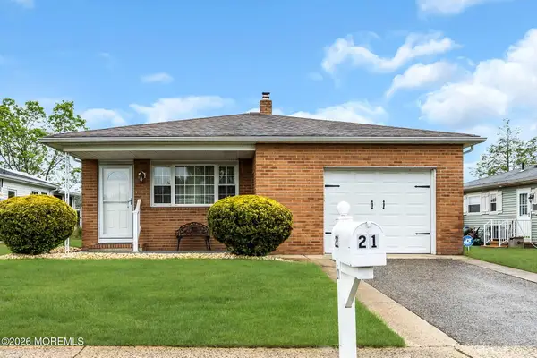 21 Maracaibo Place, Toms River, NJ 08757