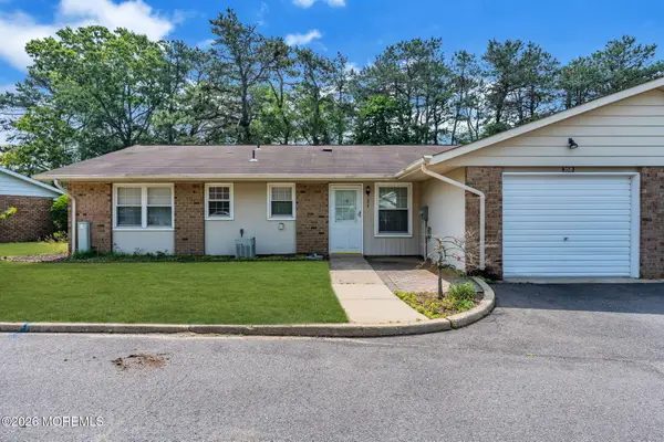 35B Gramercy Lane, Manchester, NJ 08759