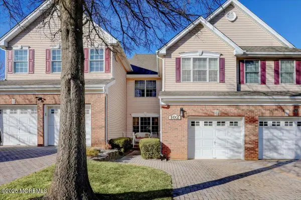 102 Whitlock Court, Manalapan, NJ 07726