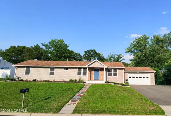 18 Arlyn Drive, Howell, NJ 07731