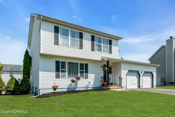 17 Jacob Drive, Howell, NJ 07731